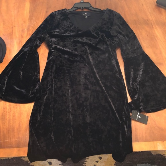 ronni nicole velvet dress